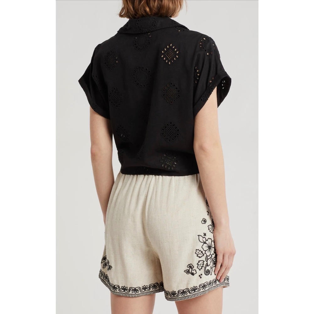 Elie Elie Tahari Black Eyelet Embroidered Tie Front Short Sleeve Shirt NWT - Picture 2 of 9